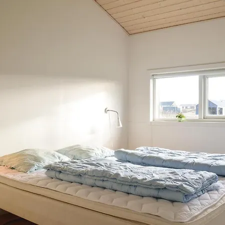 Three-bedroom In Holiday home
