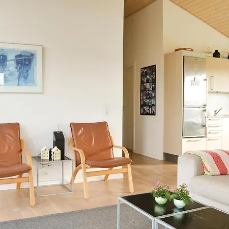 Сasa de vacaciones Three-bedroom In *